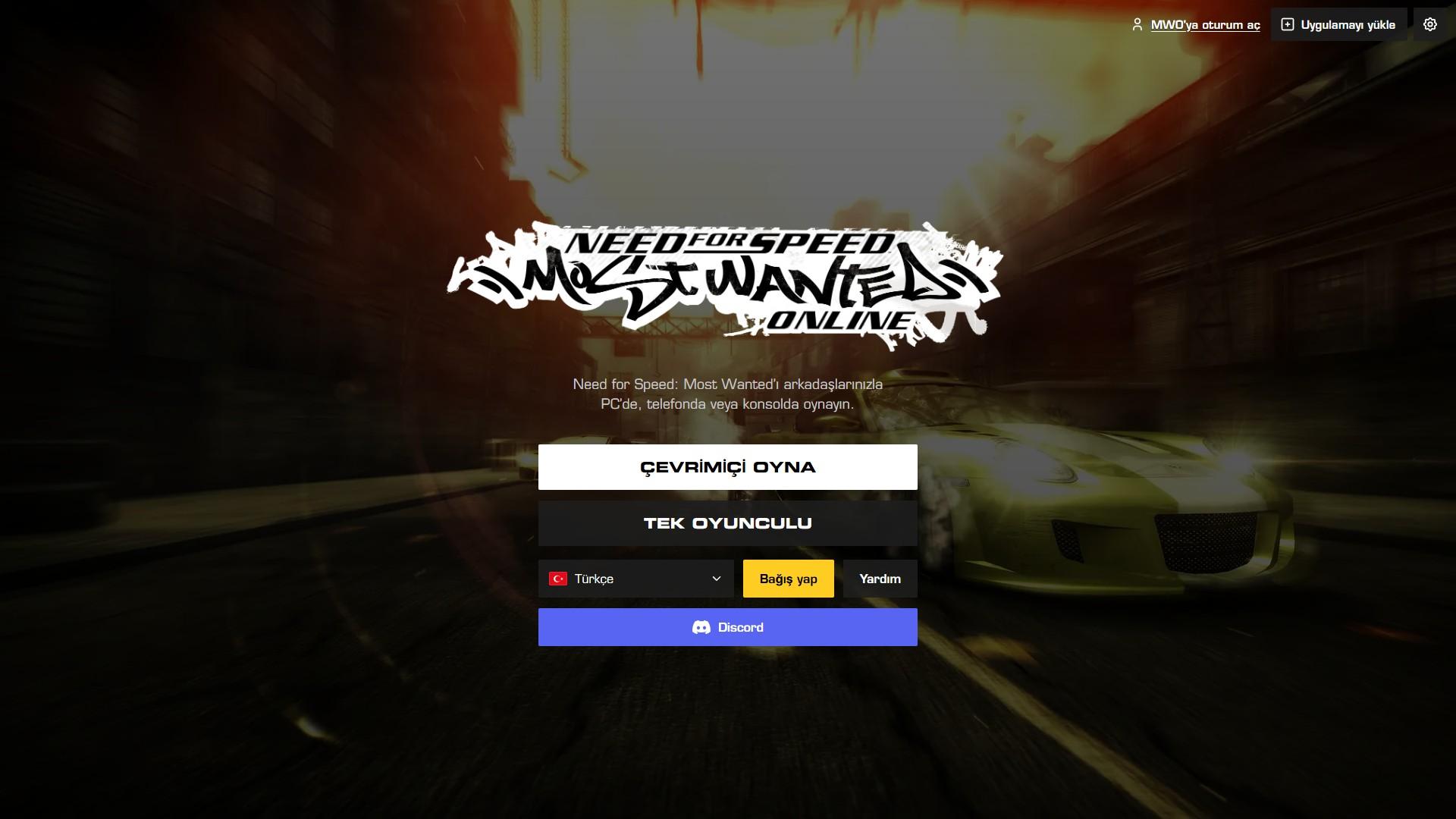 Tarayıcıda Most Wanted Online başlangıç ekranı: logo, ardından Çevrimiçi oyna ve Tek oyunculu düğmeleri, dil seçimi, Bağış yap, Yardım ve Discord